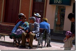 Toute la ville s'est mise sur son 31 pour la fete nationale - Uyuni, Bolivie